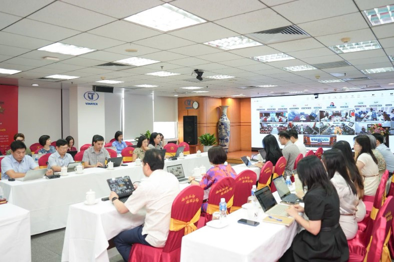 Doanh nghiệp xuất khẩu Việt Nam tăng trưởng bất chấp thuế quan Mỹ 85%