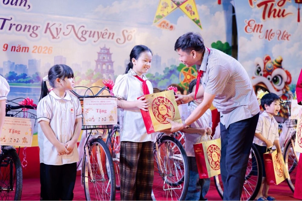 Khi cộng đồng chung tay: Mạng lưới an toàn cho trẻ em mỗi mùa lễ hội