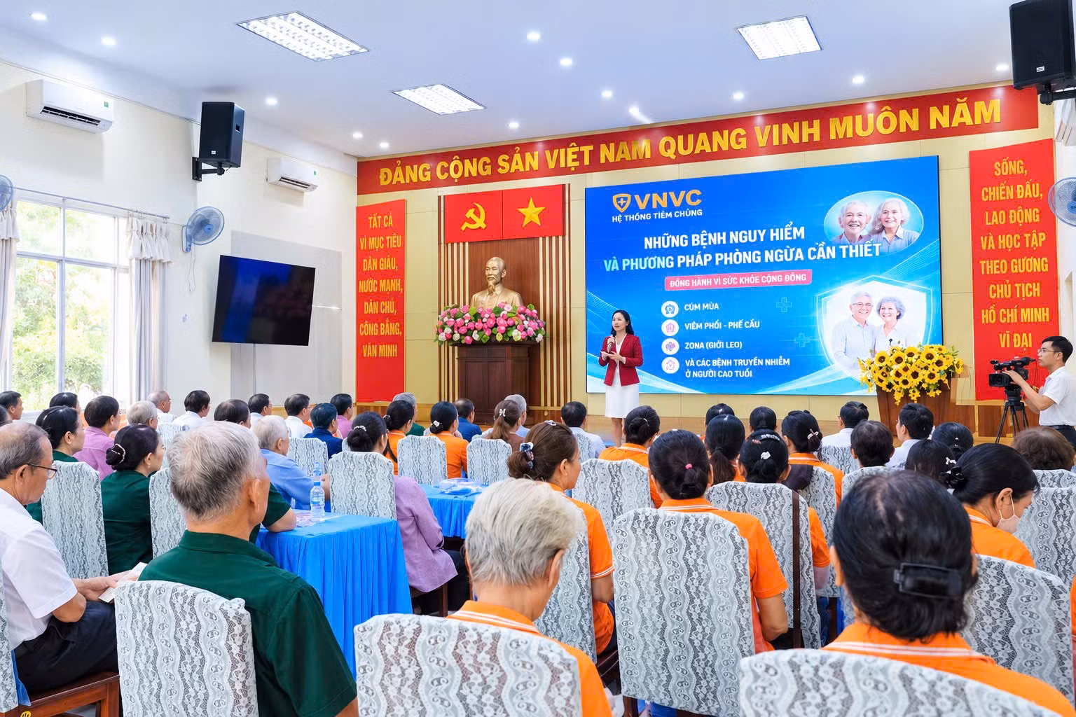 Mô hình chăm sóc người cao tuổi liên tục: Từ phòng bệnh đến phục hồi chức năng toàn diện