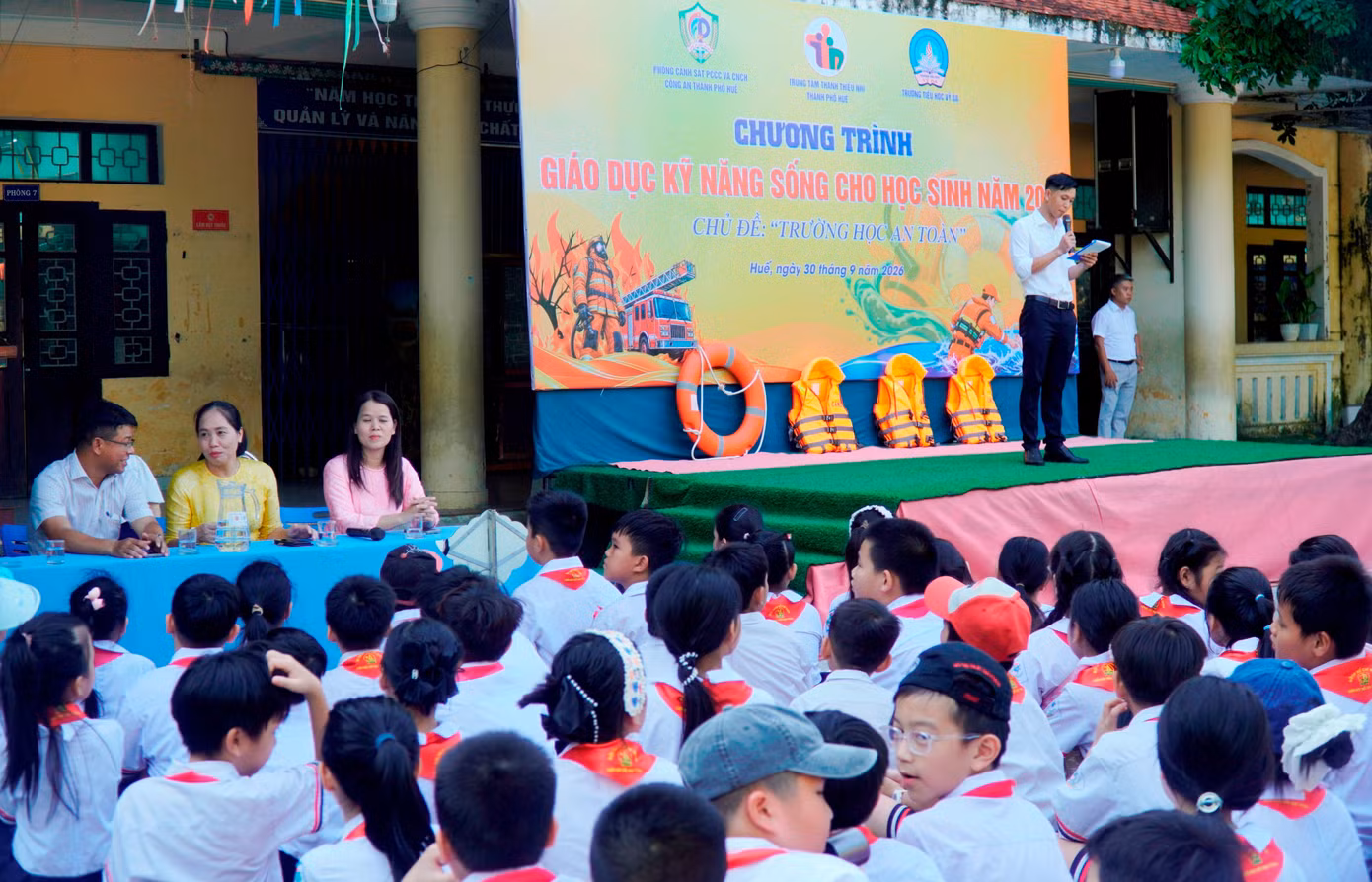 Hơn 600 học sinh Huế được đào tạo kỹ năng ứng phó khẩn cấp