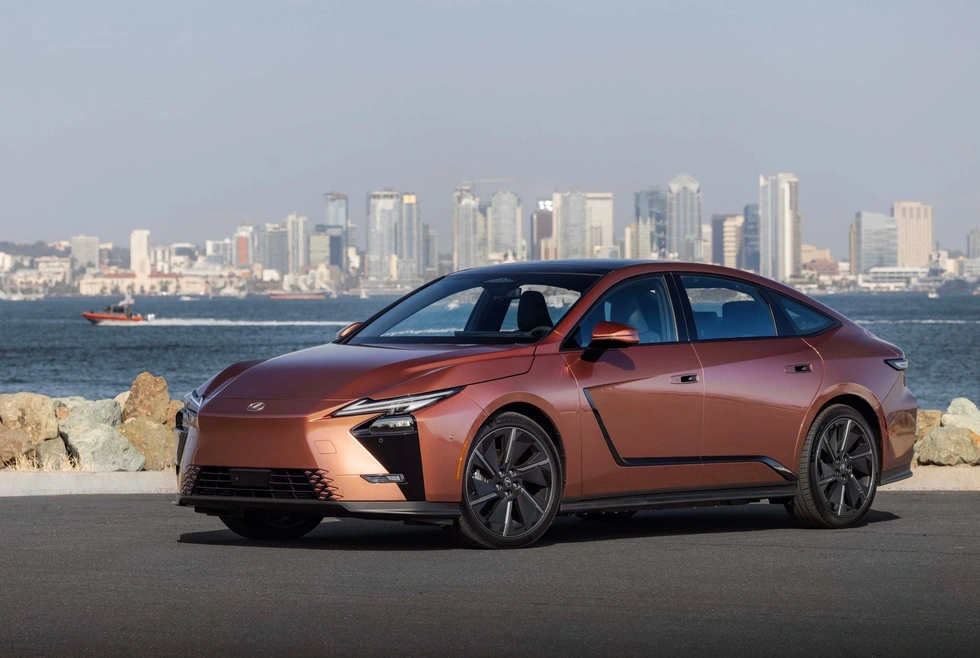 Sóng xe điện và hybrid tháng 10: 6 mẫu mới từ phổ thông đến hạng sang