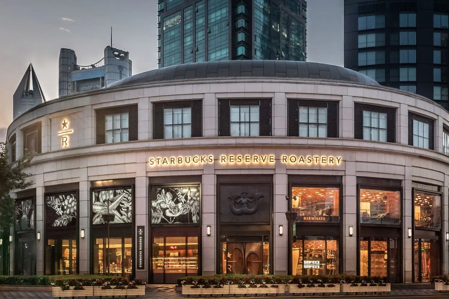 Starbucks đóng cửa 250 quán: cú thanh lọc dưới thời CEO mới