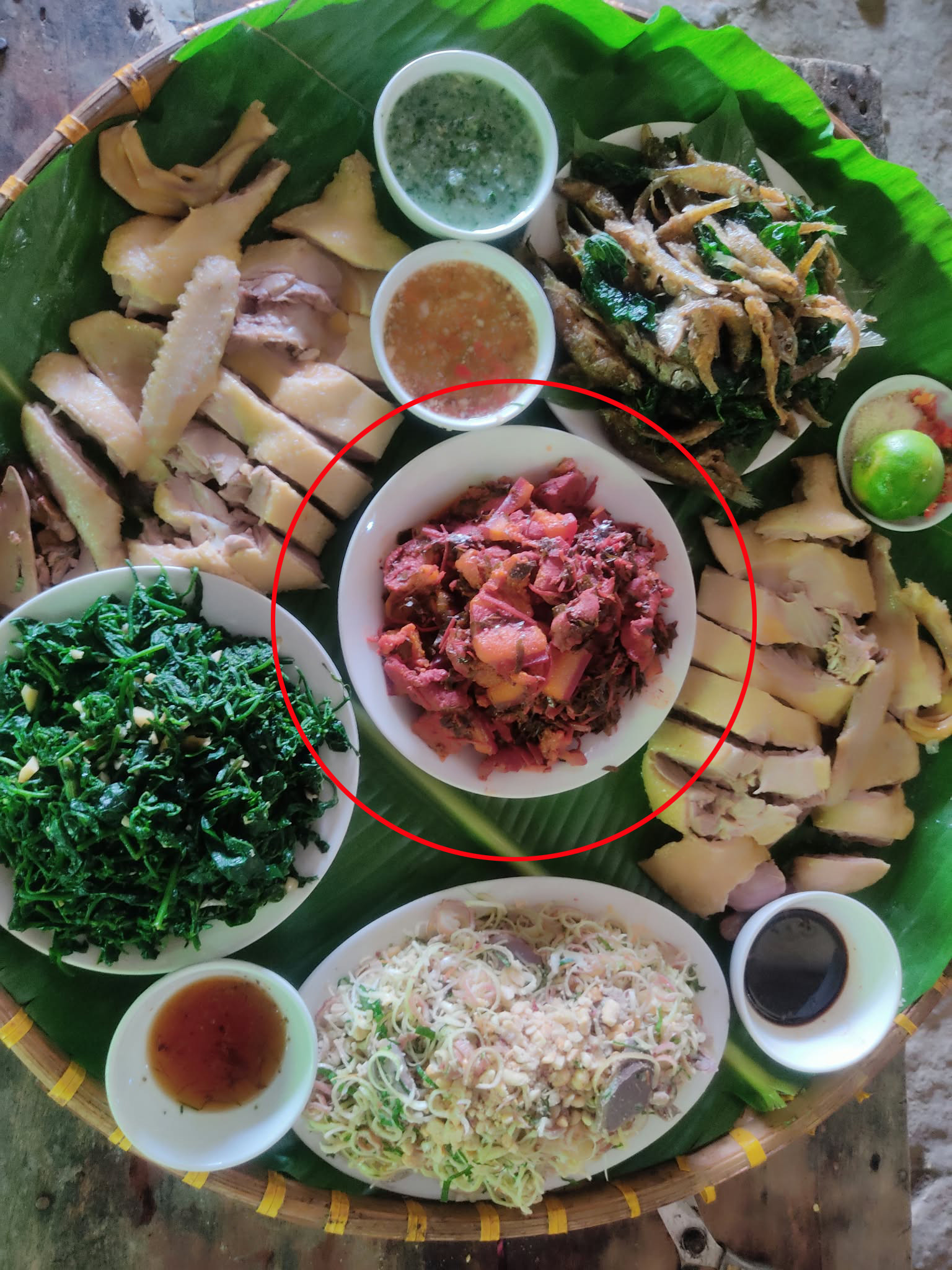 Khám phá bản làng dân tộc Việt Nam: Ruộng bậc thang, Tết lạ và lễ hội suối tóc