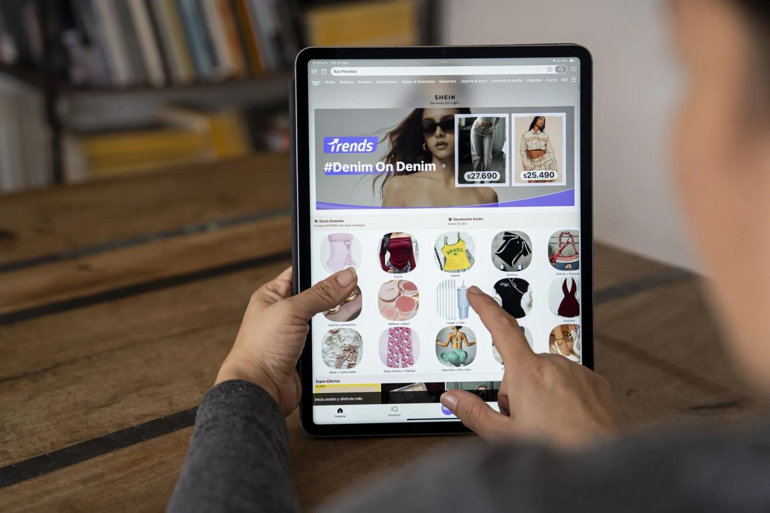 Cam Kết Xanh Của Fast Fashion Và Núi Quần Áo 36 Tháp Eiffel