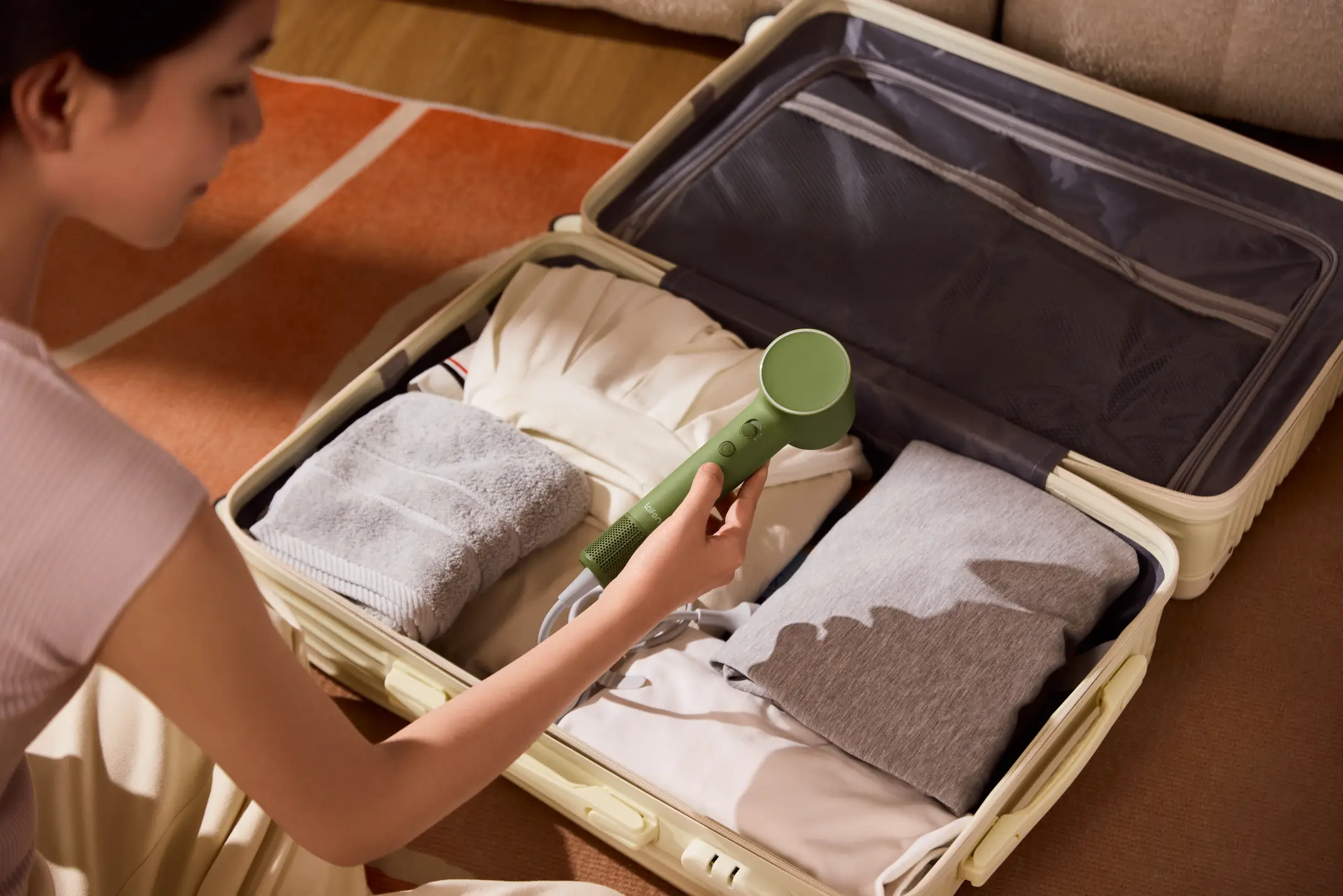 Máy sấy tóc Laifen Air Series: nhỏ gọn nhưng có đáng mua?