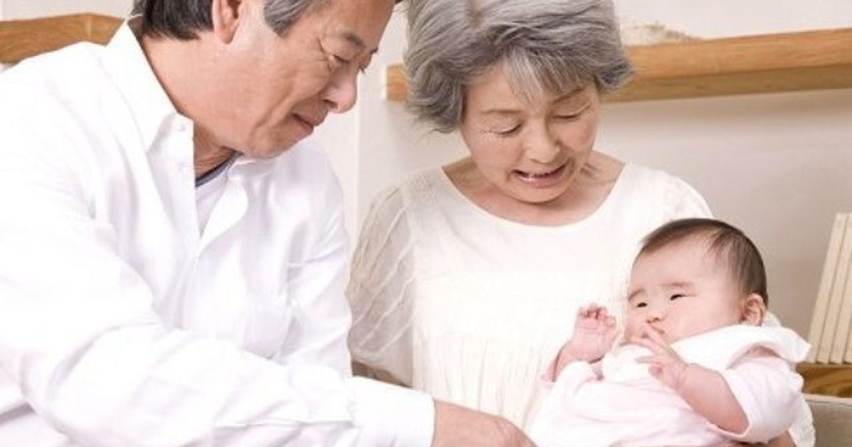 Cha mẹ về già nên buông bao nhiêu để vẫn sống tự chủ