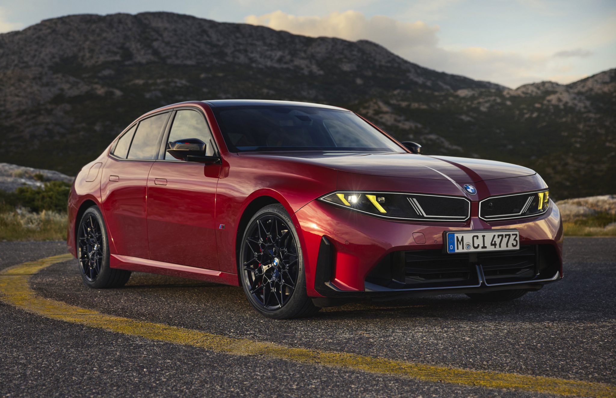 BMW i3 M60 xDrive: Sedan Elektrik Premium M Performance