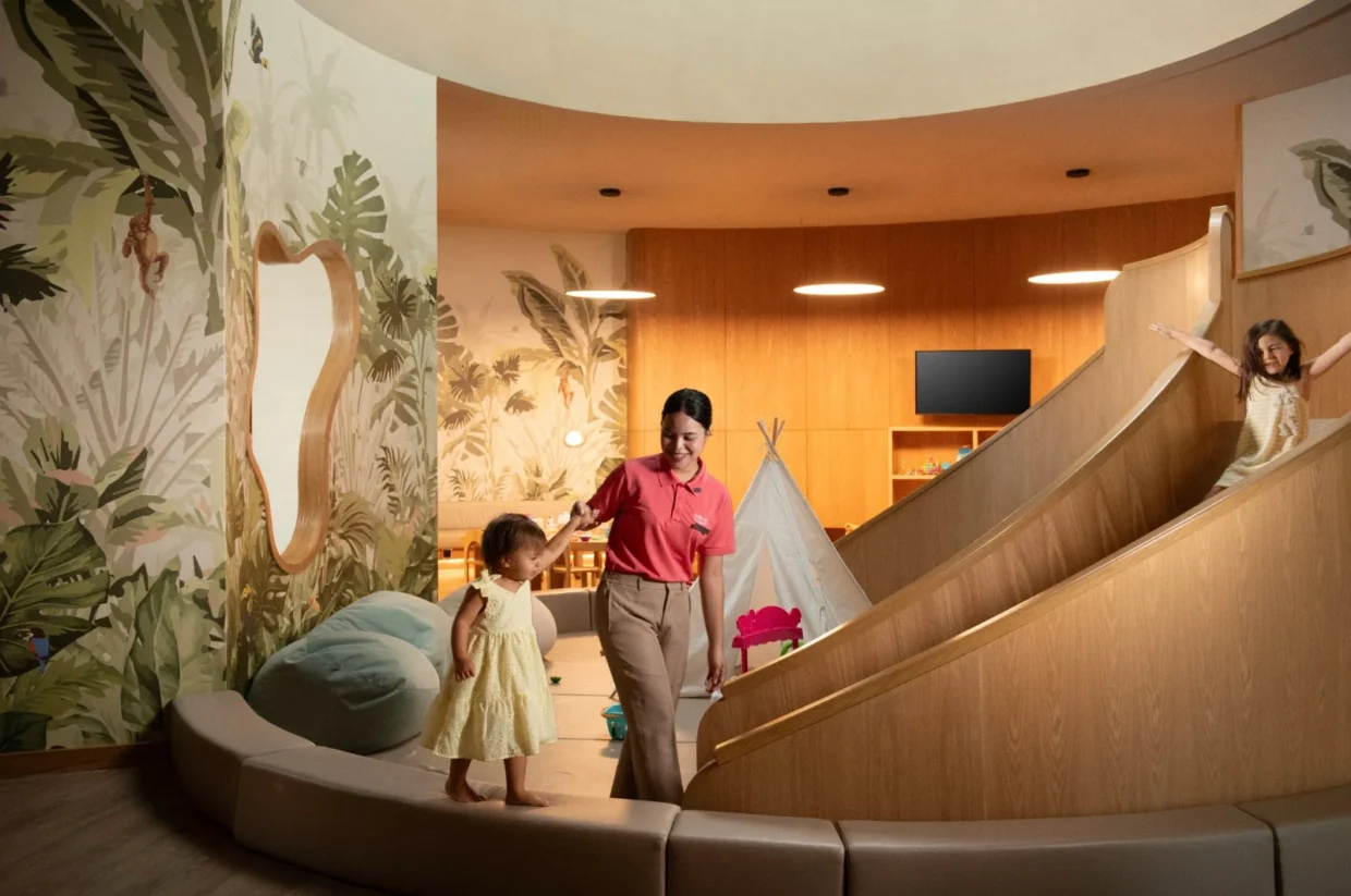 Panduan Pilih Resort Pantai Keluarga: Hilton Burau Bay vs Swiss-Grand Kuantan
