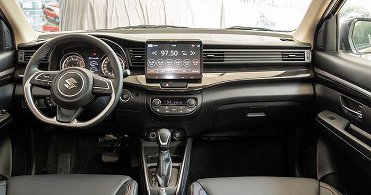 Suzuki XL7 Hybrid dưới 500 triệu đồng có đáng mua hơn Kia Carens Clavis?