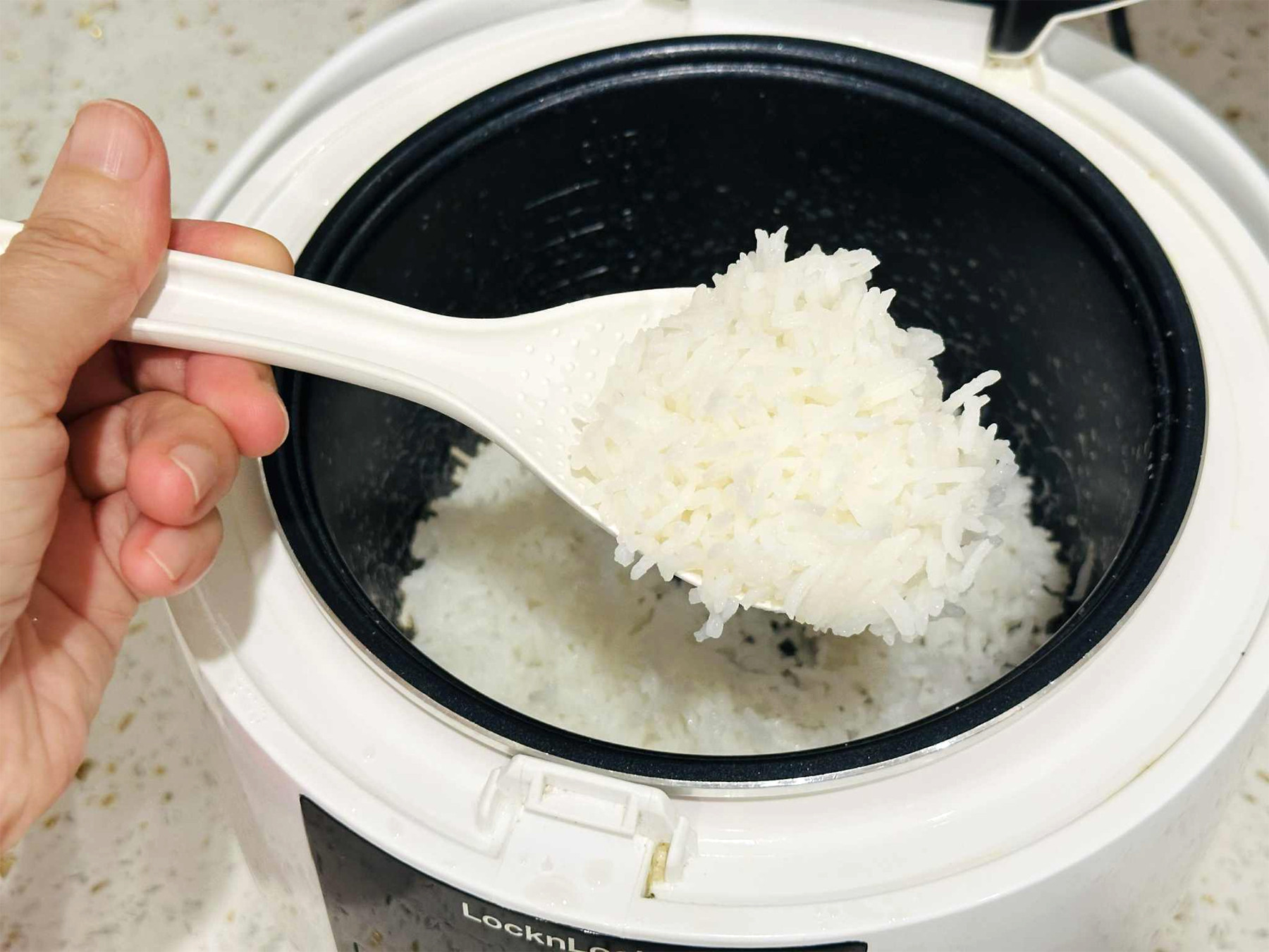 Cơm trắng vs khoai lang: chọn gì để kiểm soát đường huyết?