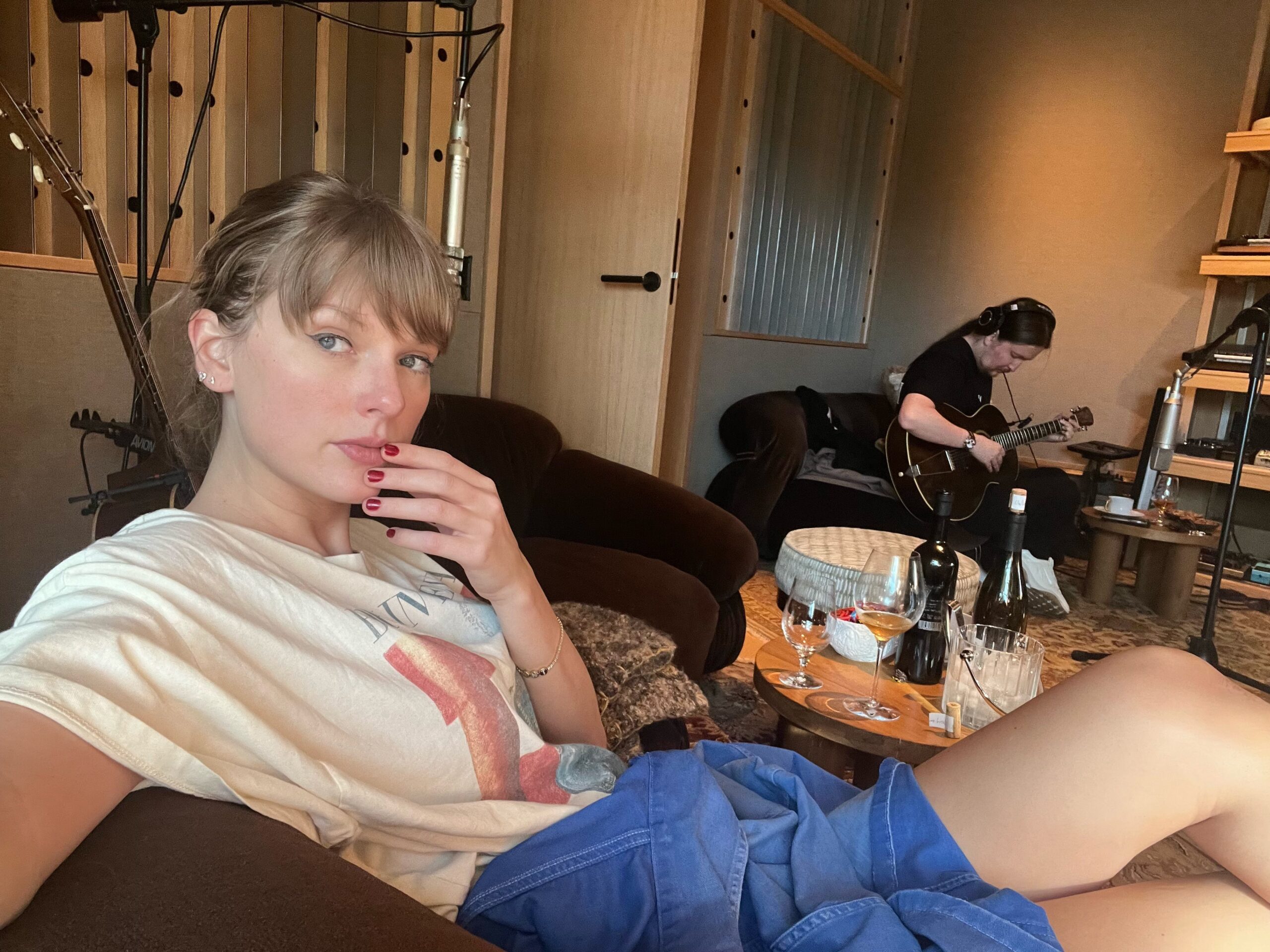 Chiến lược Encore của Taylor Swift: Bản mở rộng nhỏ, cú lội ngược dòng lớn