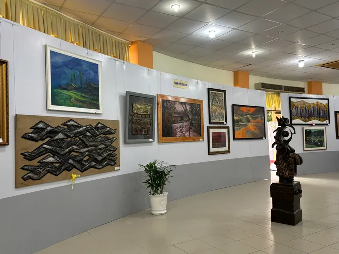 Triển lãm Mỹ thuật khu vực VII: Ba thập kỷ giữ gìn bản sắc hội họa Đông Nam Bộ