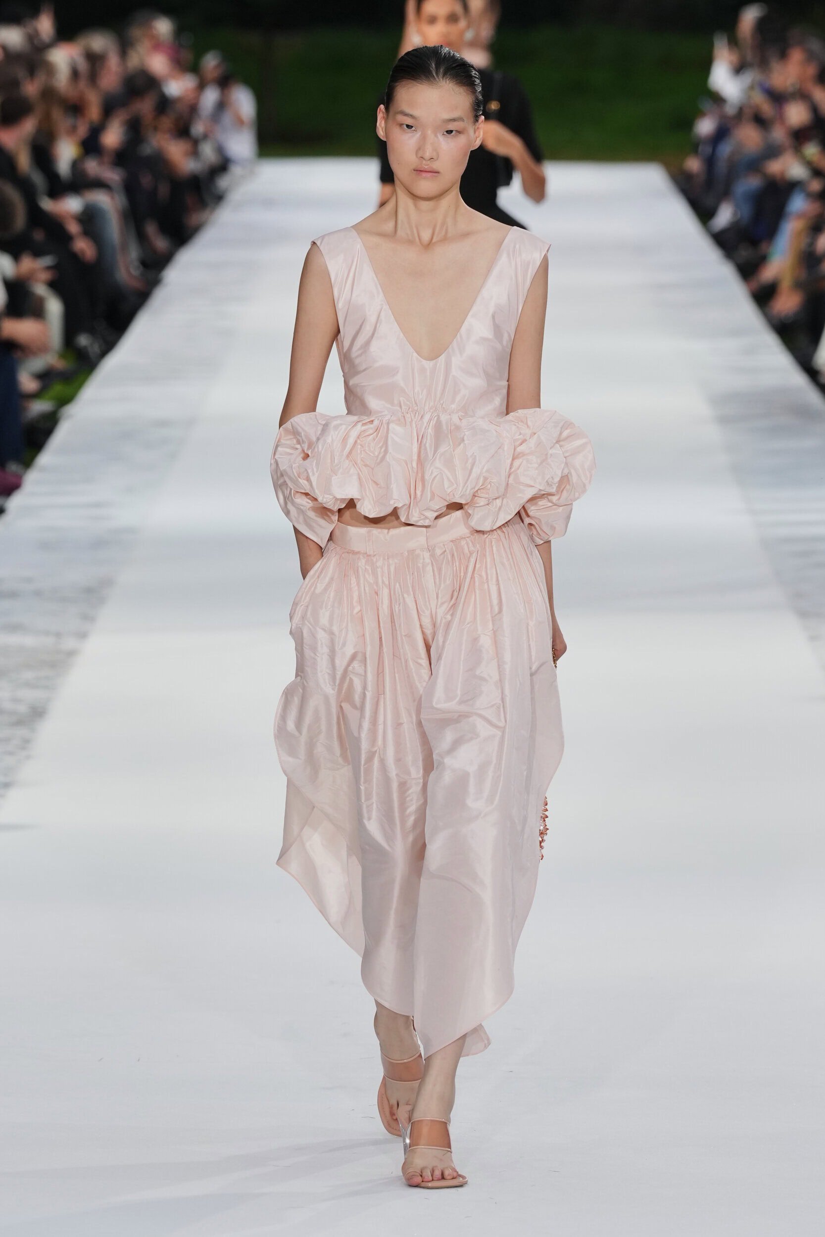 Giorgio Armani, Marni Và Stella McCartney: Chia Lại Bàn Cờ Xuân 2027
