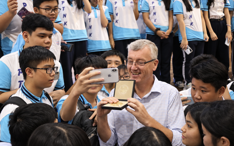 Giải Nobel Hóa học David MacMillan và tầm nhìn quốc tế cho khoa học Việt Nam