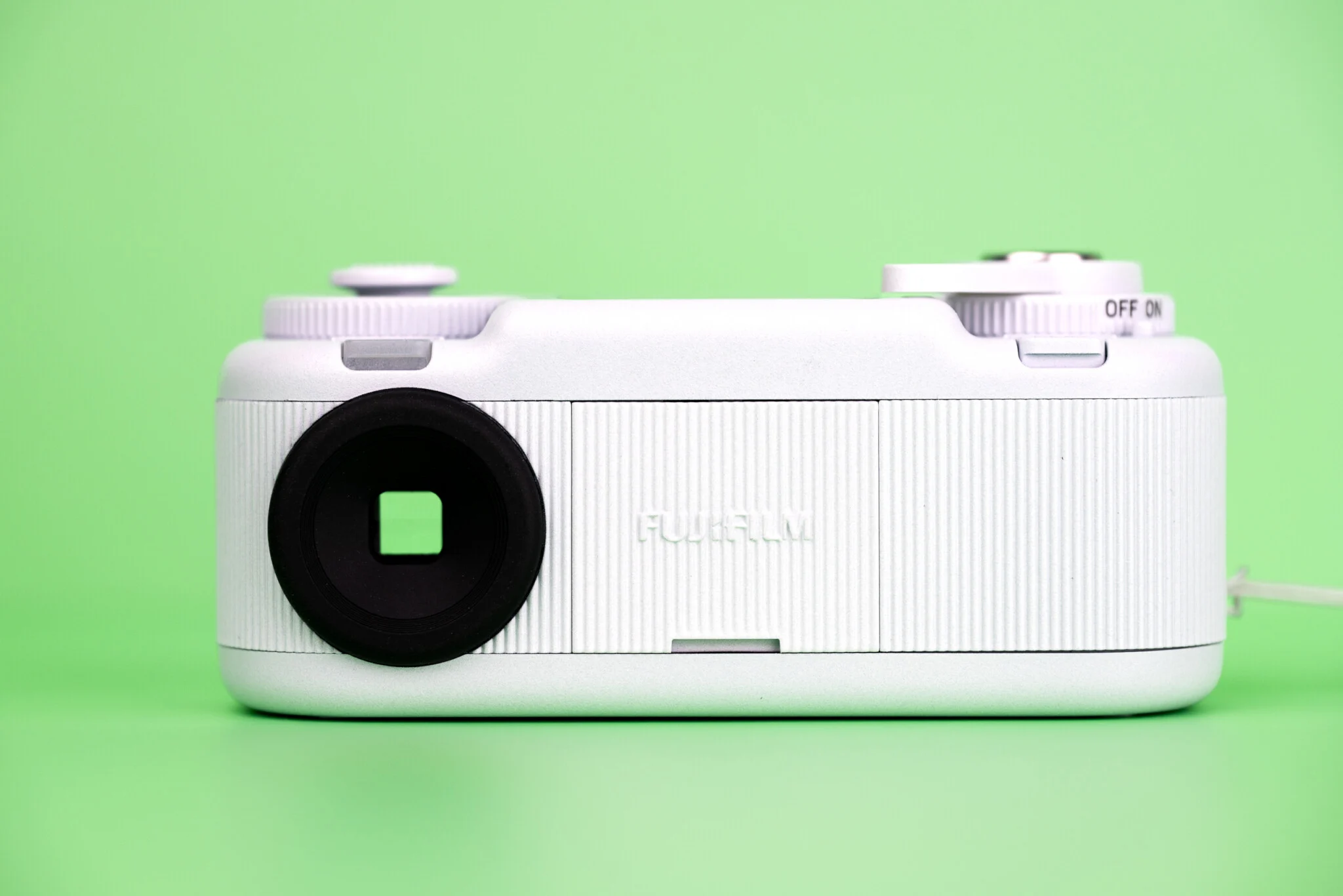 Máy ảnh compact retro: Kodak EC35, Campix hay Instax Pal 2?
