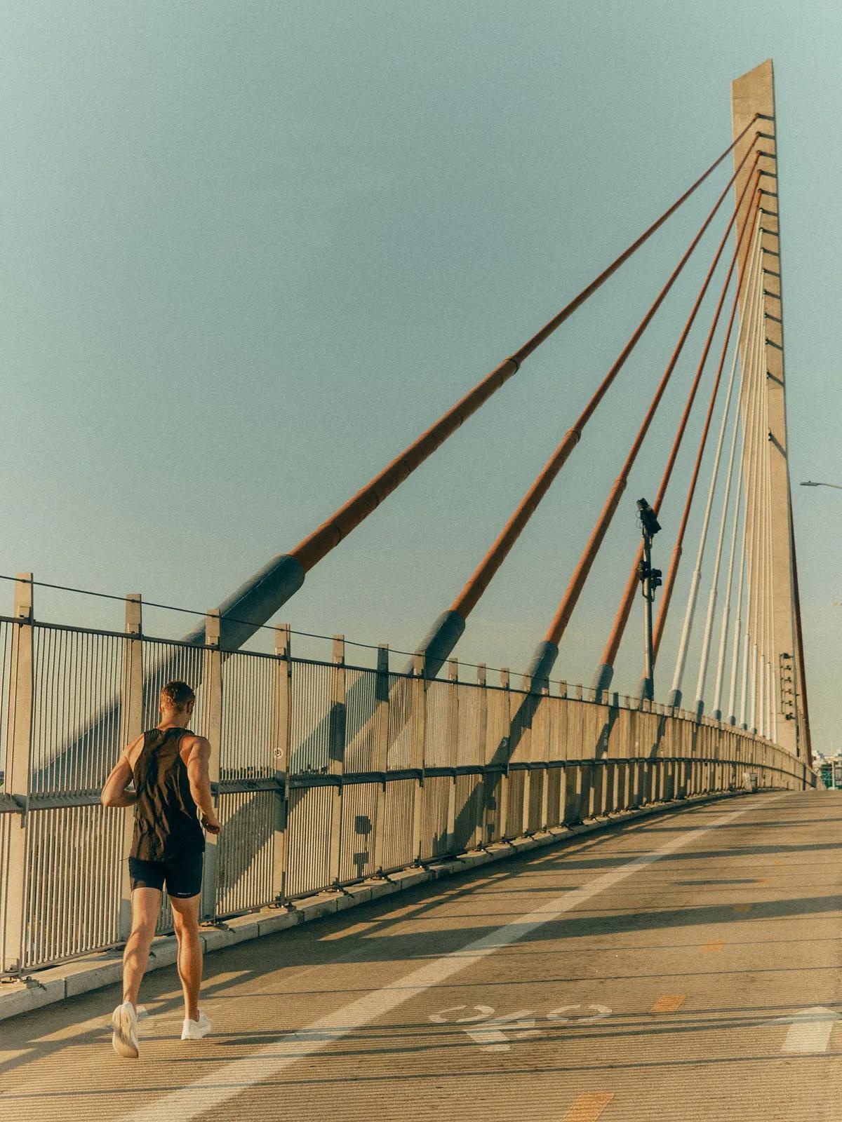Vì sao runner chấp nhận chi tiêu gấp đôi cho giày và đồ chạy
