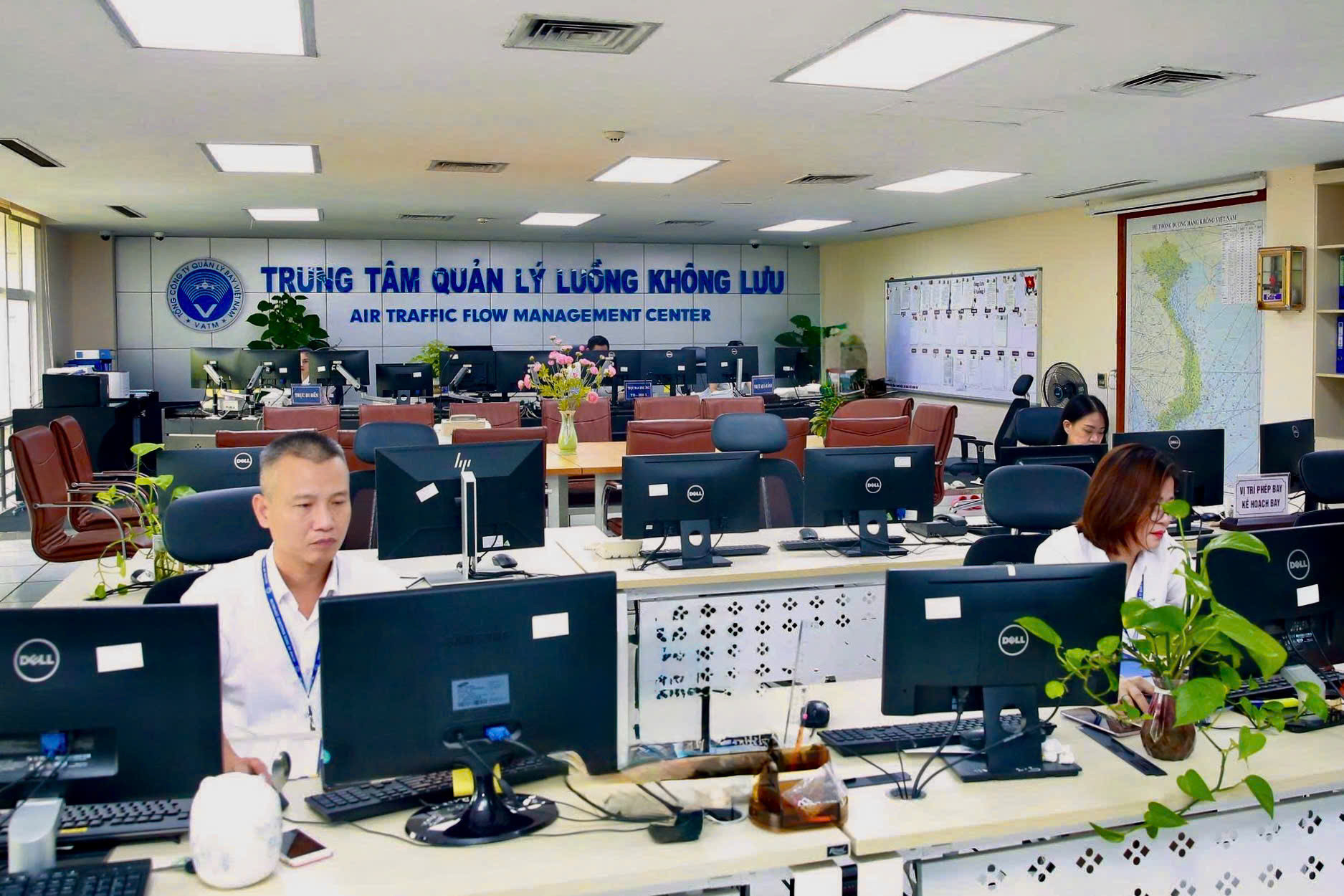 Sân bay Việt Nam: mở rộng hạ tầng không đủ để tăng công suất
