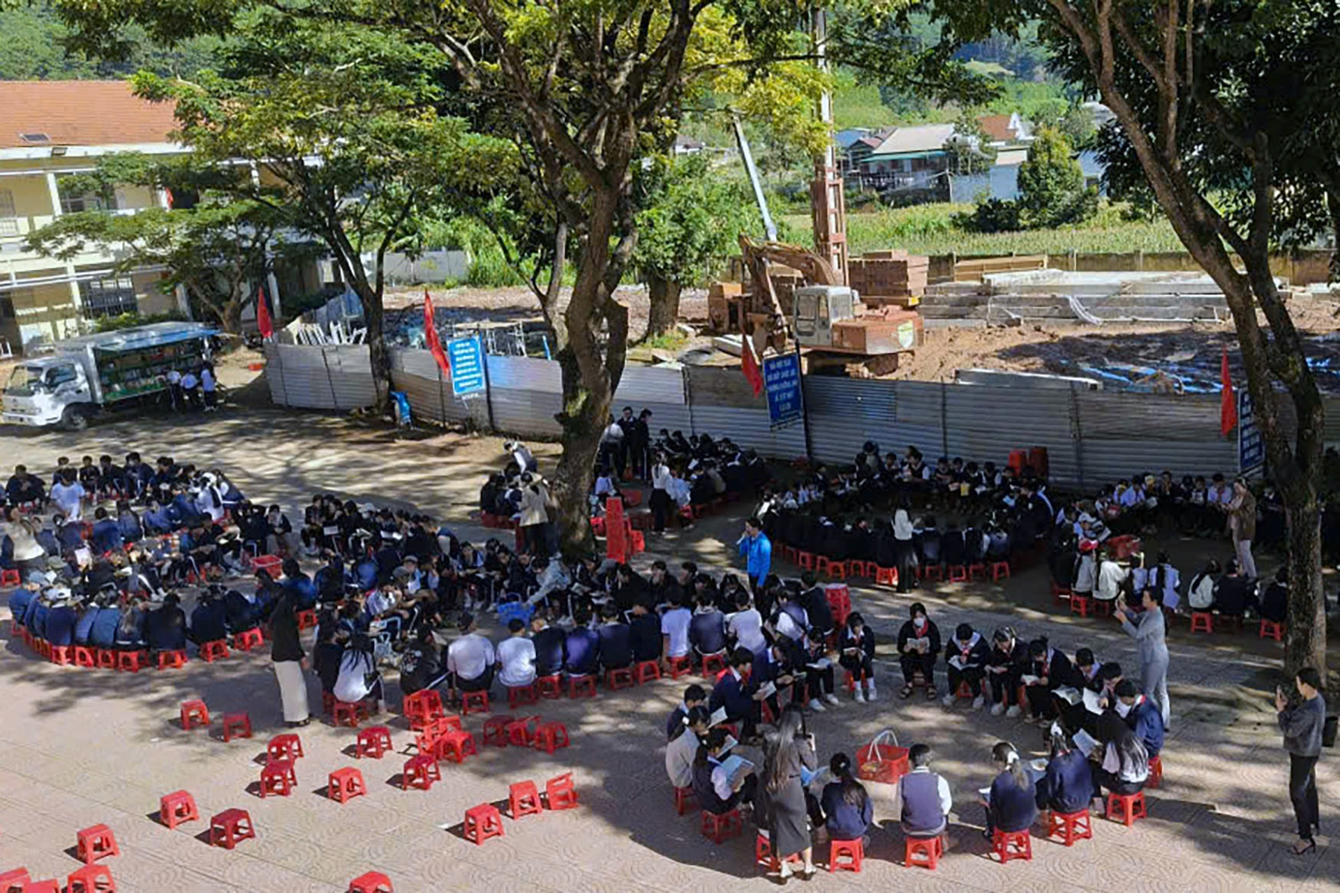 Học bổng nâng bước học sinh khó khăn trước thềm năm học mới