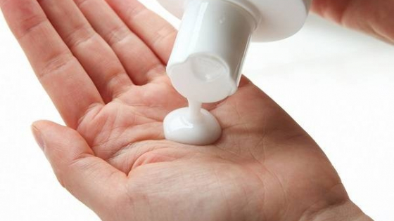 Thu hồi mỹ phẩm chứa D4, D5: Đừng đánh đổi sức khỏe lấy làn da mịn