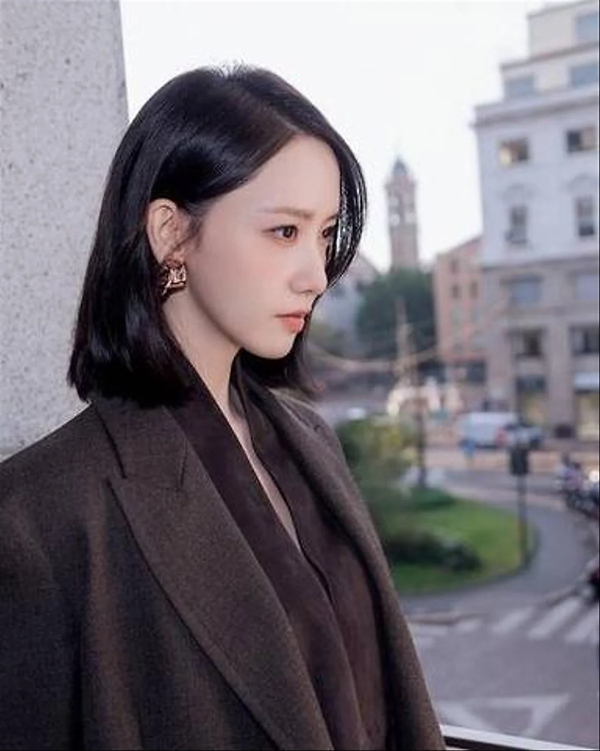 Im Yoon‑ah Định Nghĩa Lại Sự Thanh Lịch Tại Milan Fashion Week