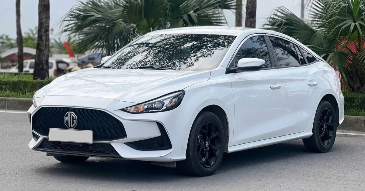 MG5 giảm giá hơn 100 triệu: nên mua hay chọn Mazda3?