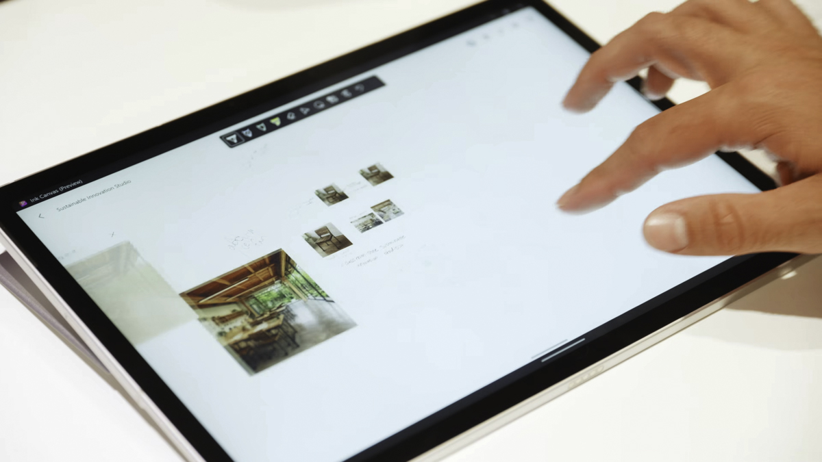 Surface Pro 12 inch vs Galaxy Tab S12 Plus: chọn tablet nào cho công việc di động?