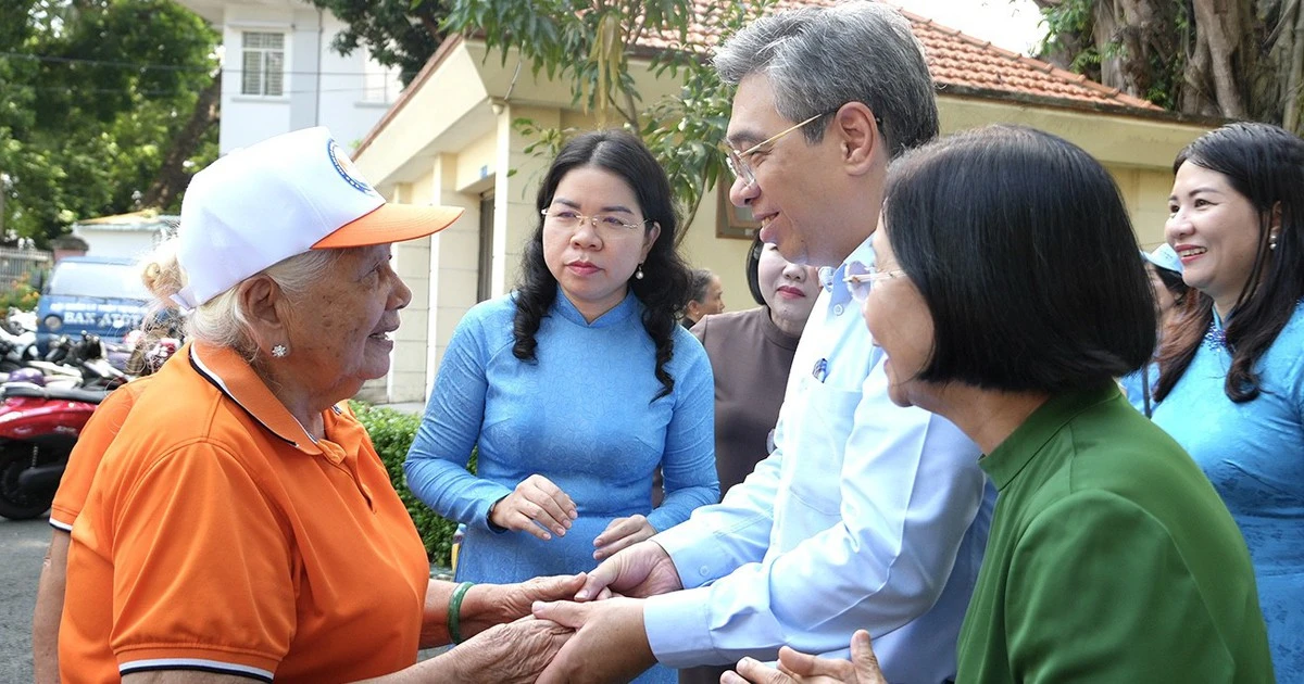 Mô hình chăm sóc người cao tuổi ban ngày miễn phí: Từ ý tưởng thí điểm đến điểm tựa cộng đồng