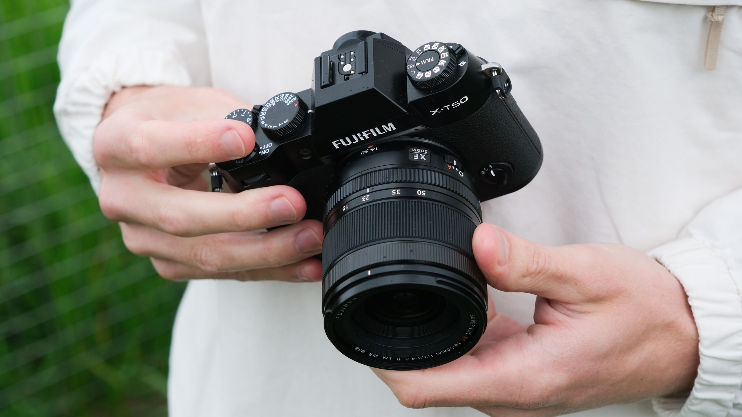 Fujifilm tăng giá máy ảnh tại Nhật Bản: tín hiệu báo động cho thị trường toàn cầu?
