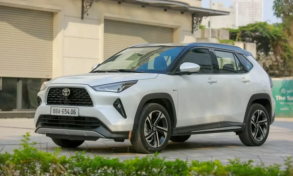 Toyota Yaris Cross hybrid tăng ưu đãi lệ phí trước bạ 74 triệu: có đáng xuống tiền?