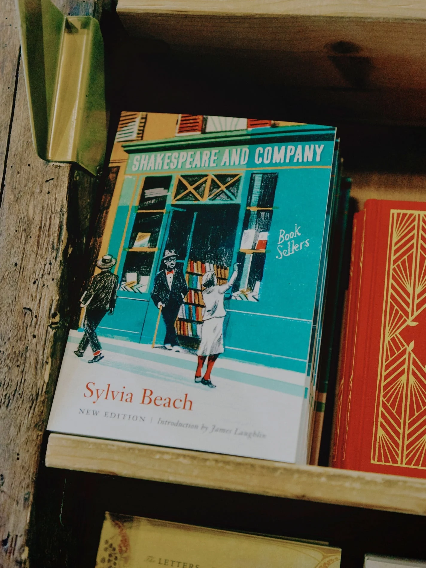 Shakespeare and Company: Huyền thoại hiệu sách giữa lòng Paris