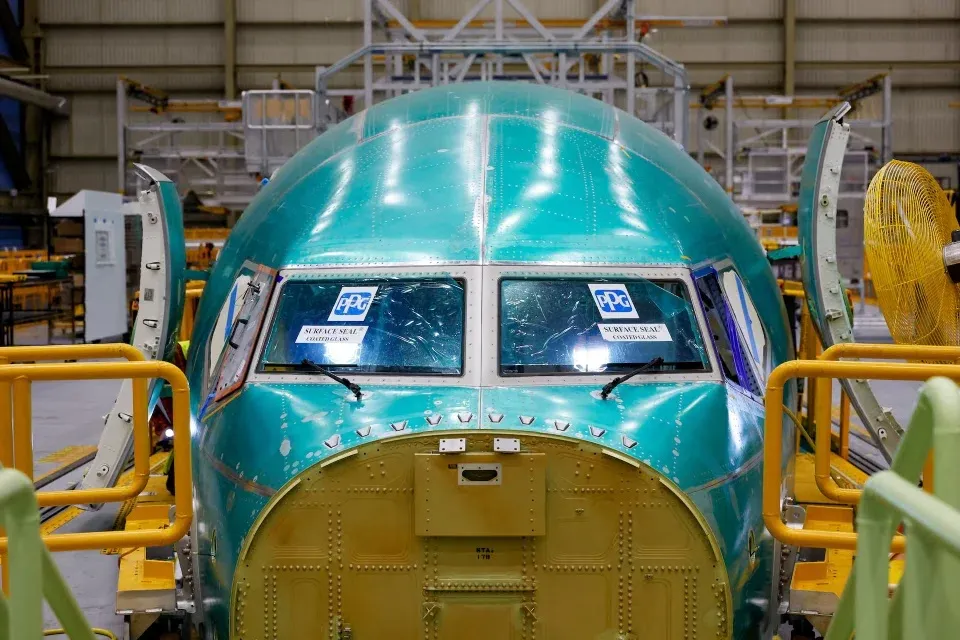 Boeing 737 MAX 10 bị hoãn chứng nhận: tín hiệu cảnh báo cho phi công và hãng bay