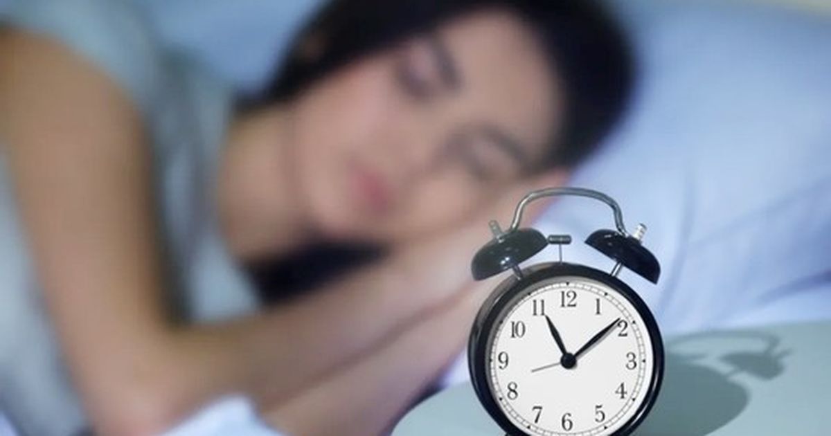 Ngủ đủ nhưng sai giờ: Cái bẫy mệt mỏi và trầm cảm ở giới trẻ