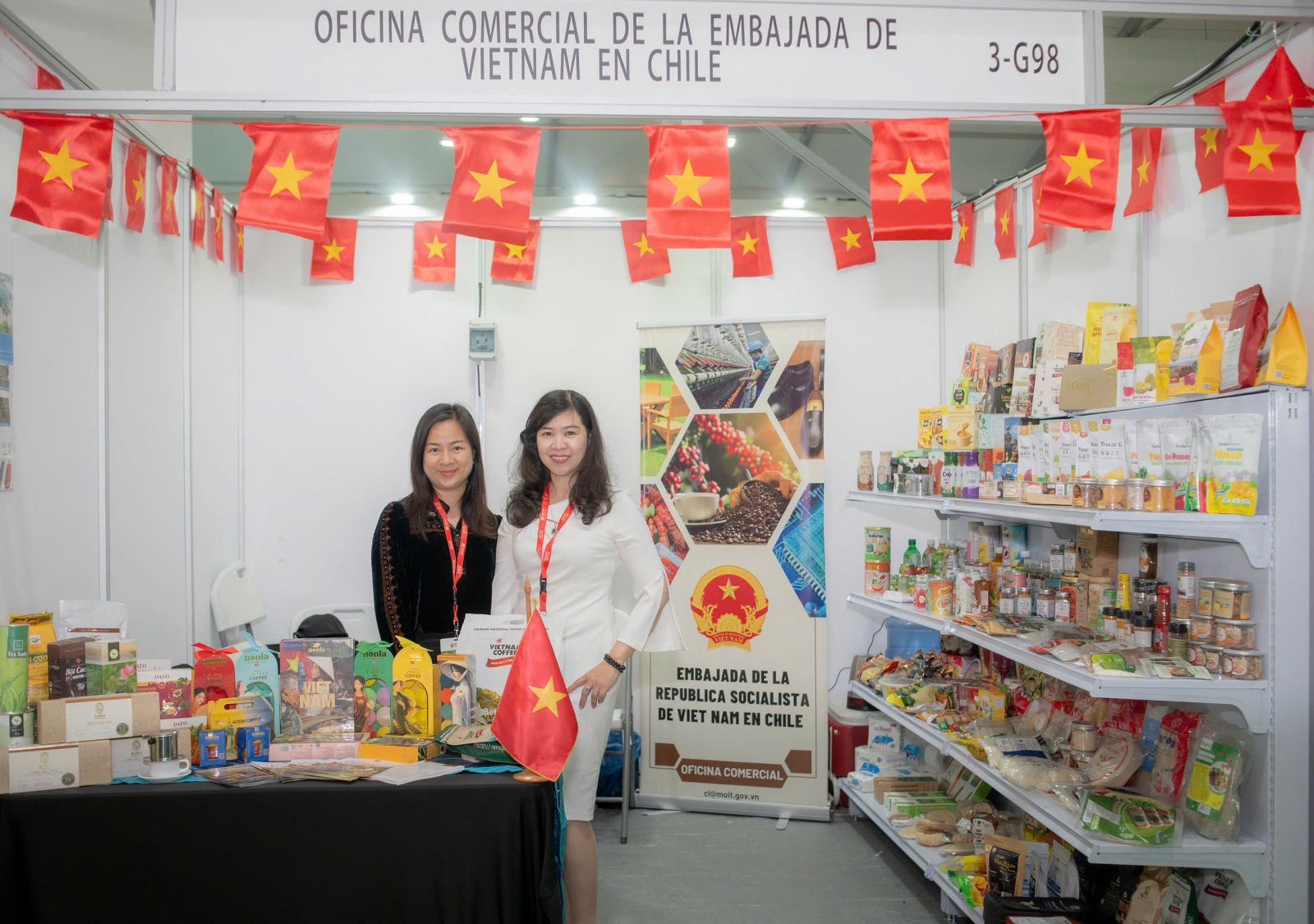Thương vụ Việt Nam giới thiệu thực phẩm tại hội chợ lớn nhất Chile