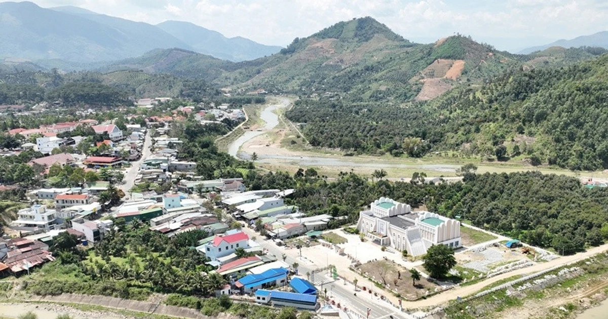 Xã Khánh Sơn chuyển mình thành tiểu đô thị sinh thái núi rừng