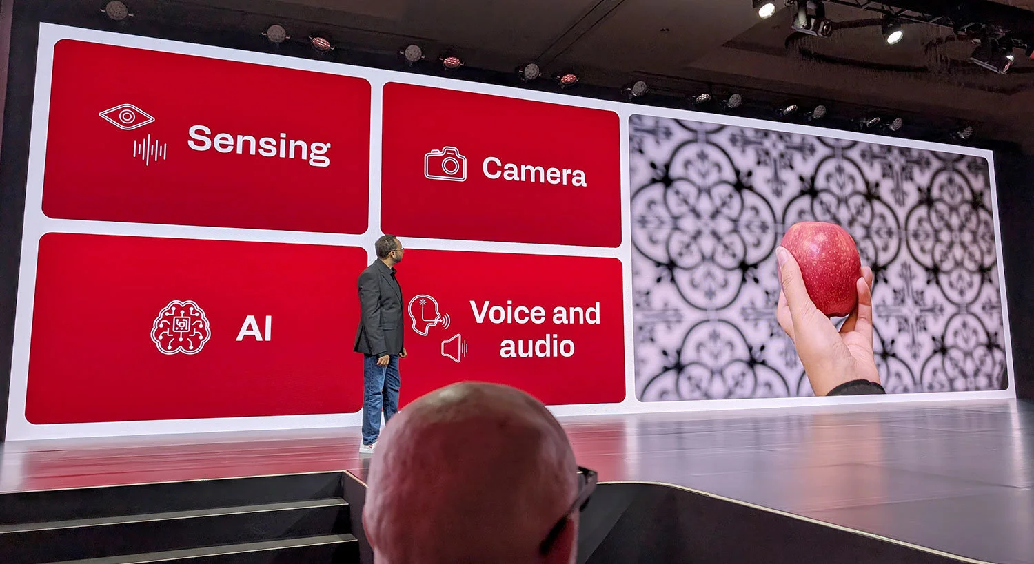 Chip mạnh không đủ: on-device AI cần kiến trúc toàn diện