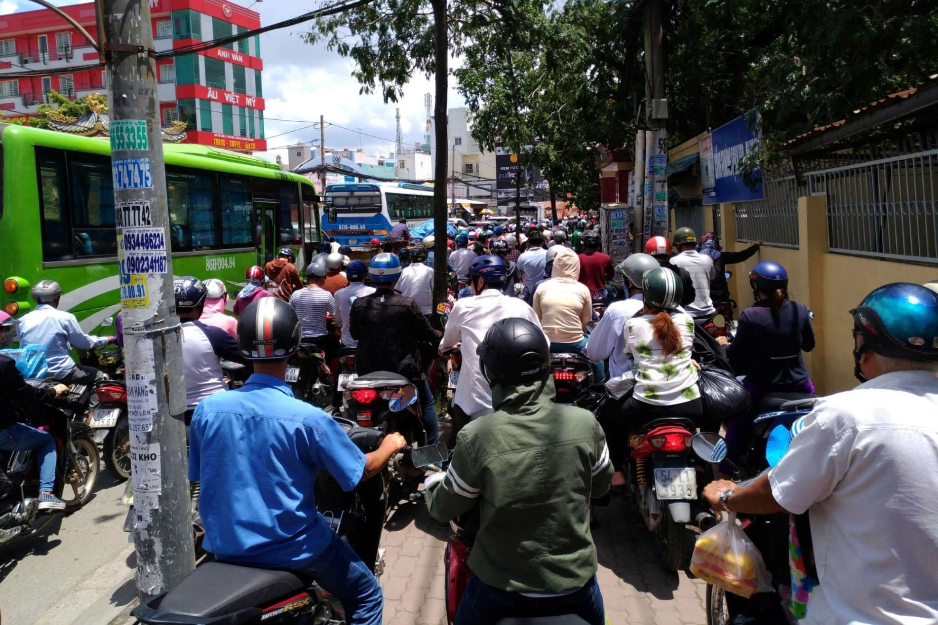 Vượt qua dự báo: AI giải quyết bài toán kẹt xe đô thị