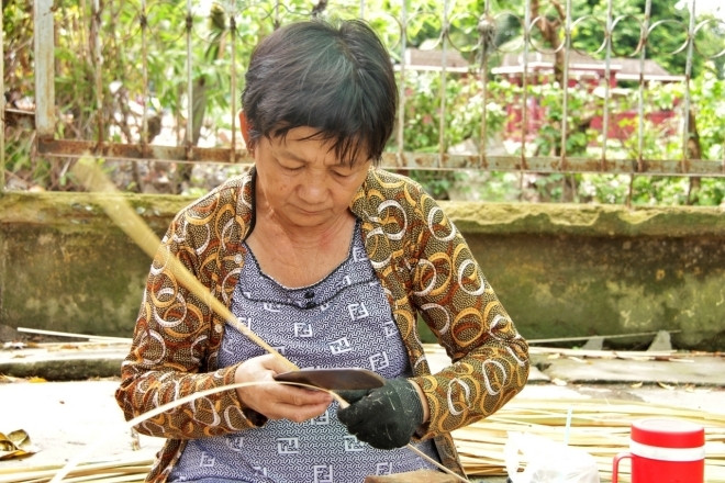 Từ bỏ việc ổn định đến gánh bánh tráng: Lựa chọn đời sống mới từ ẩm thực đường phố