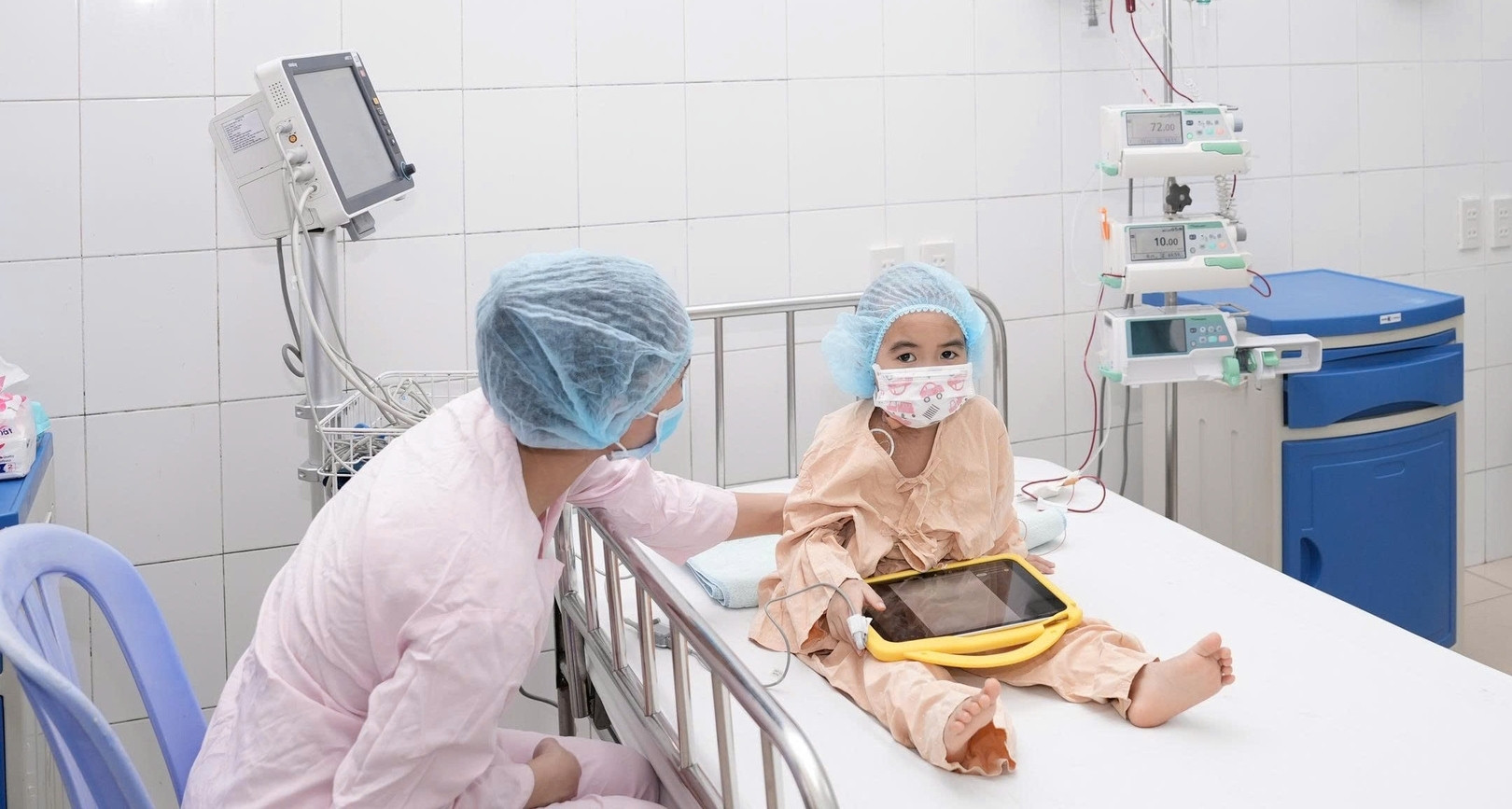 Từ tủy xương anh em ruột đến cơ hội sống mới cho trẻ mắc bệnh máu hiếm
