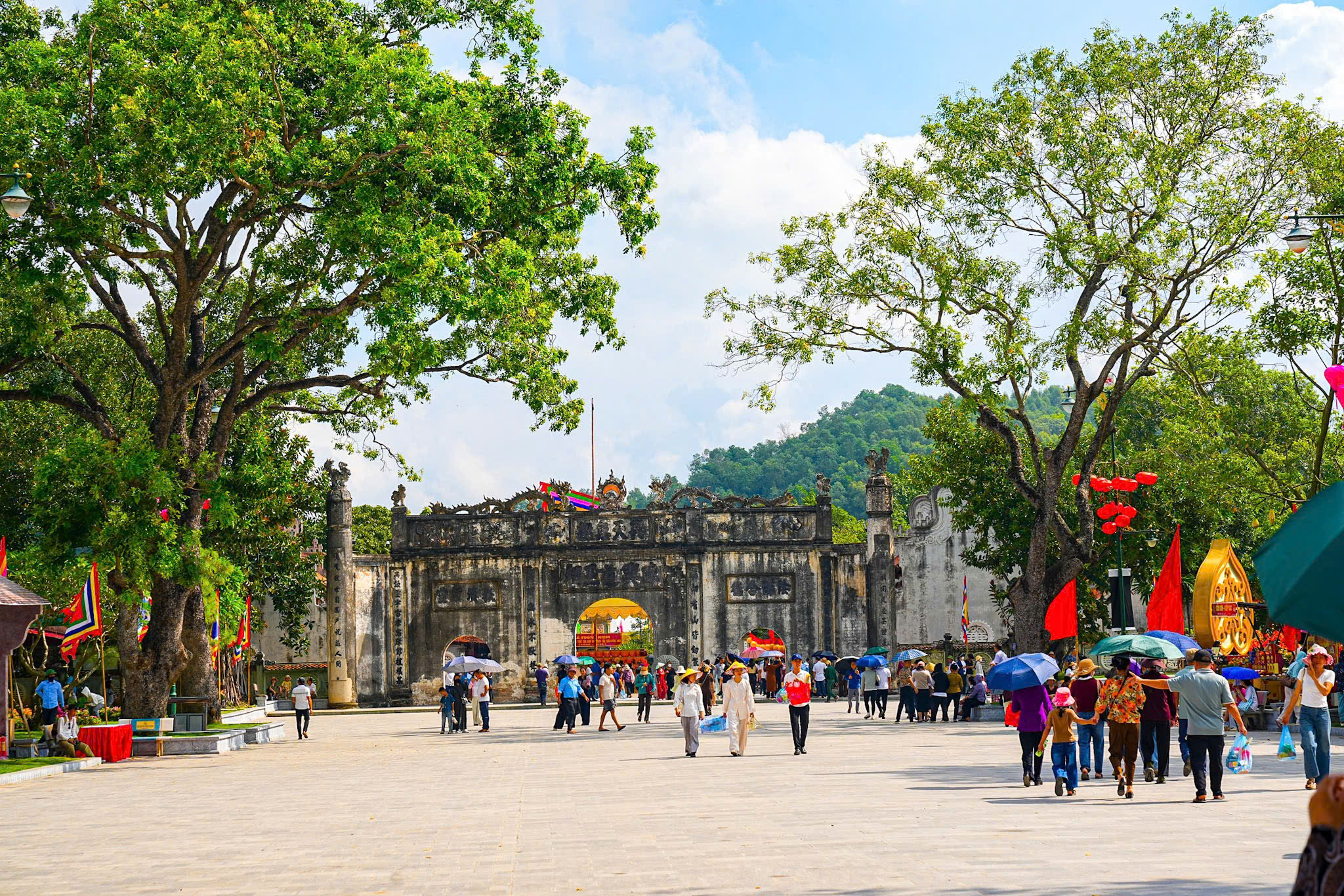 Lễ hội Côn Sơn Kiếp Bạc: Di sản UNESCO gặp du lịch hiện đại