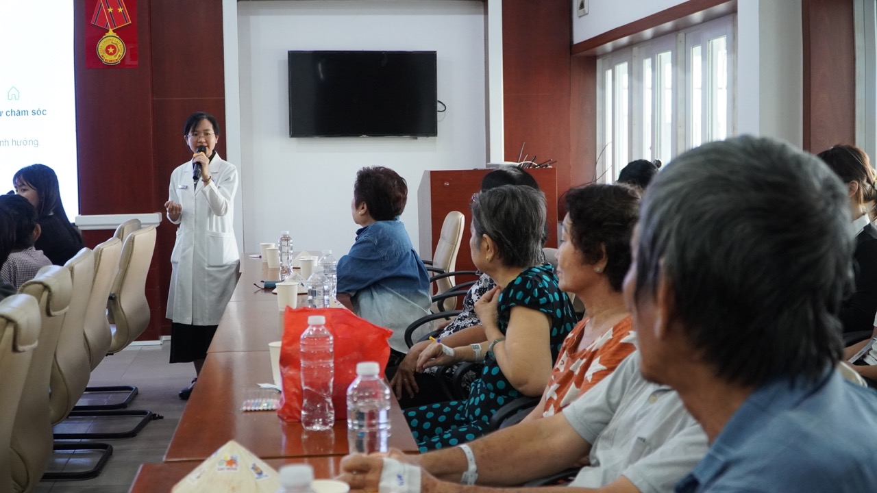 Quên tên quen thuộc và thay đổi tâm trạng: Những cảnh báo sớm của suy giảm nhận thức
