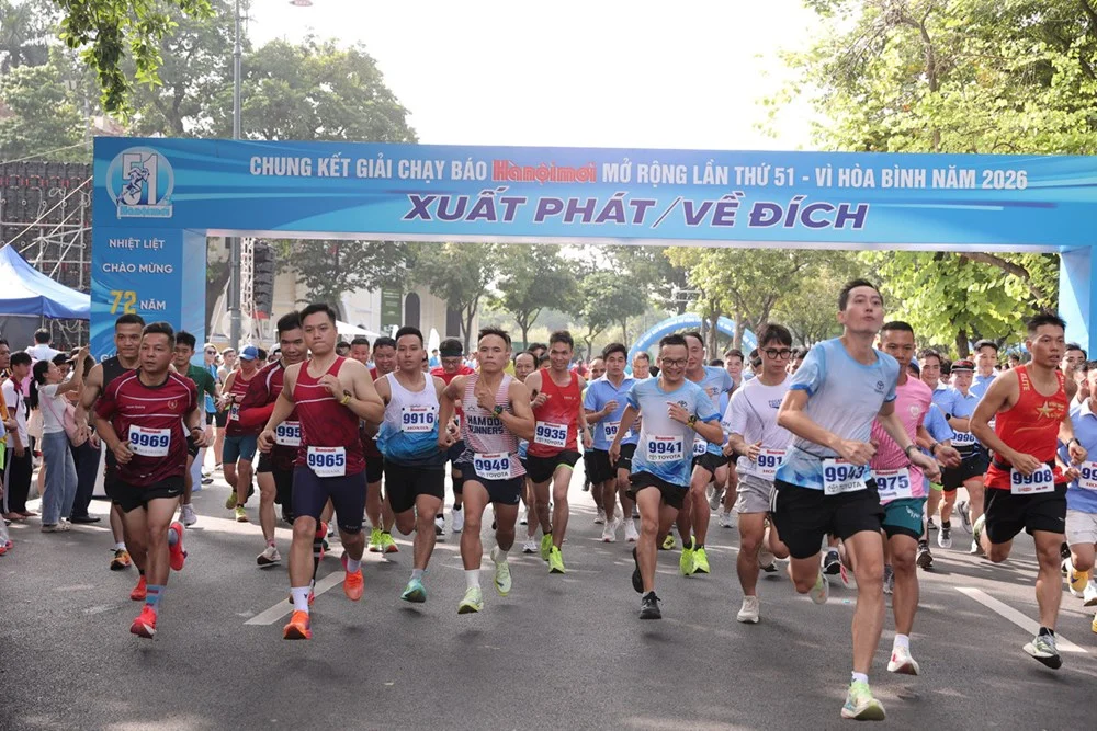 Giải chạy Hà Nội Mới lần thứ 51: Khi bước chân thể thao hóa lời chào hòa bình