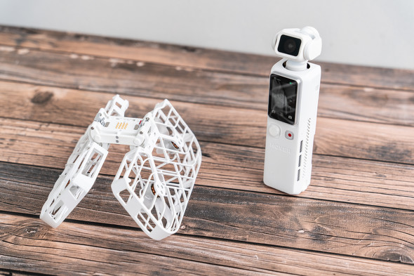 DJI Osmo Pocket 4P vs HOVERAir VERSA: nên chọn gimbal camera 2-in-1 hay máy quay cầm tay?