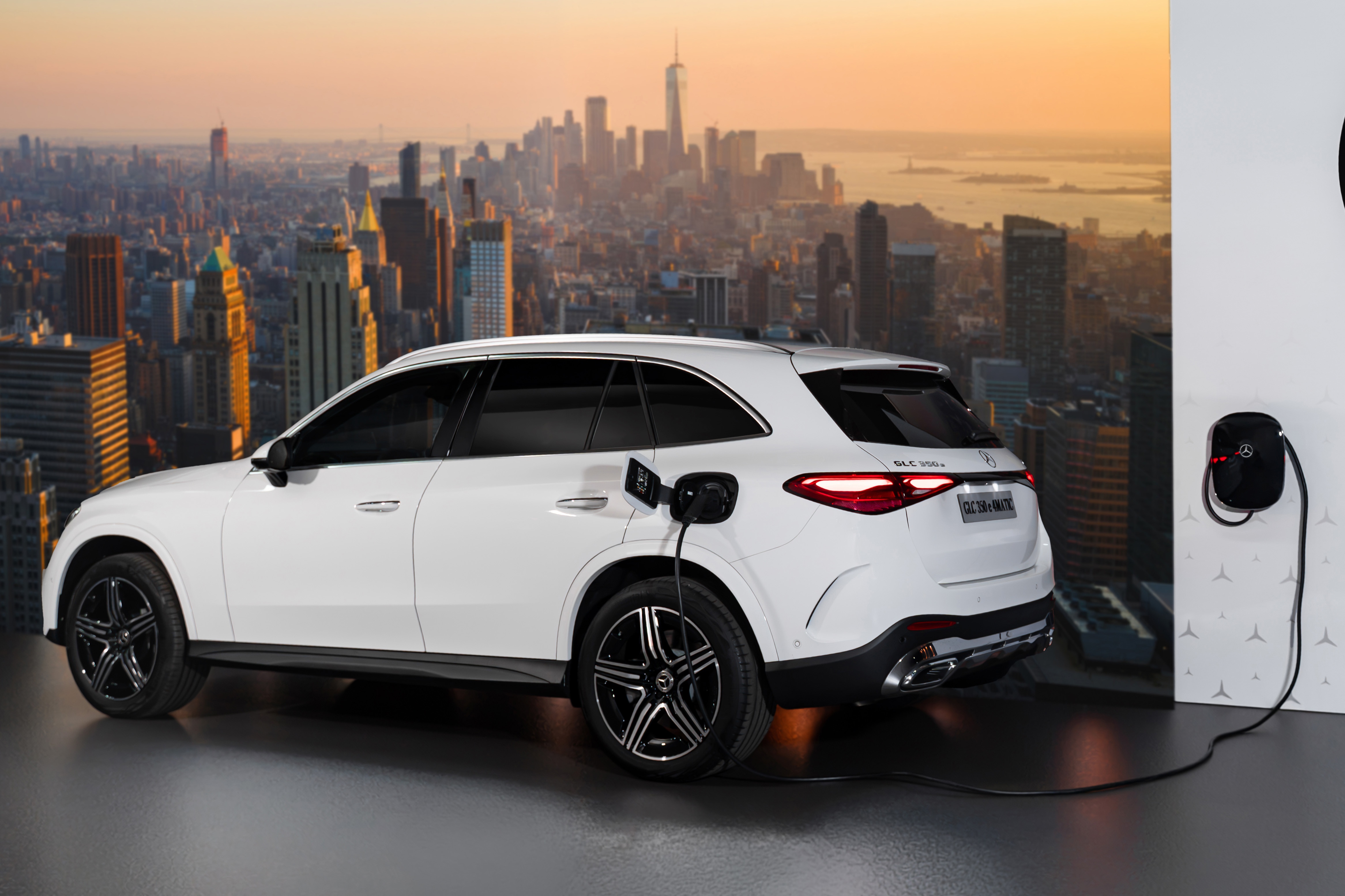 Mercedes điện hóa xe sang: GLC PHEV và CLA EV sẽ đổi cuộc chơi?