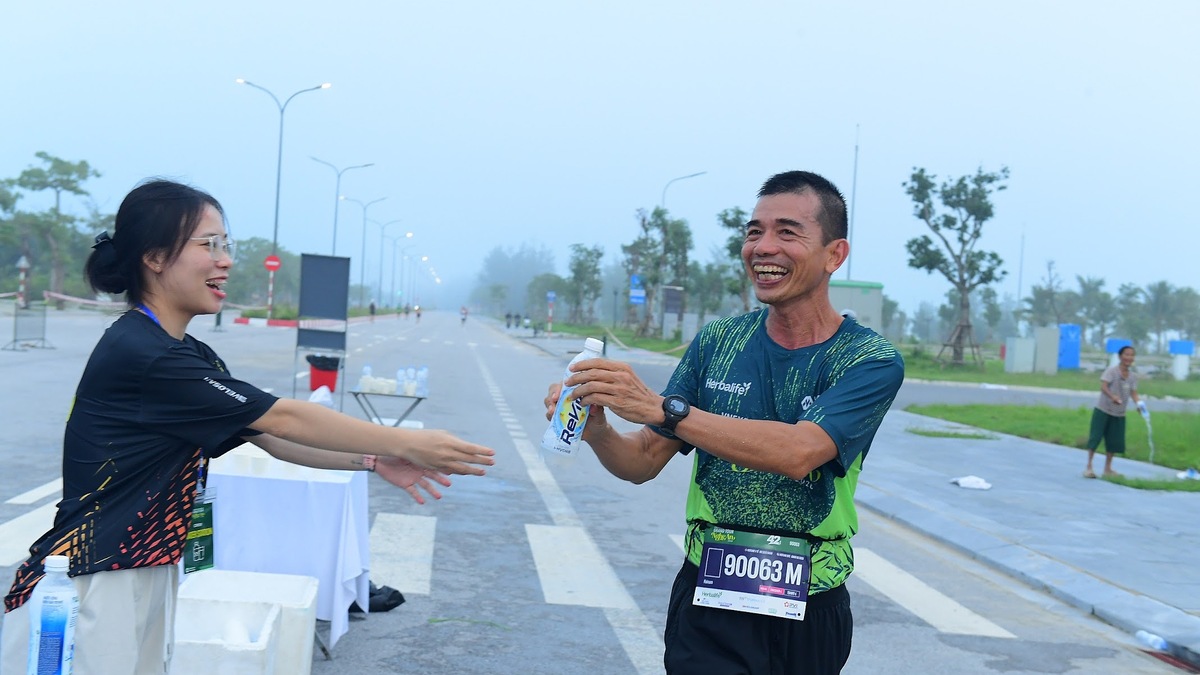 Chiến lược dinh dưỡng marathon cho VnExpress Marathon Grand Tour Nghệ An