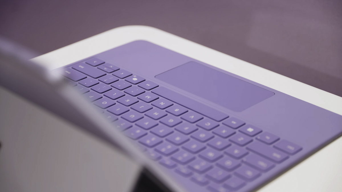 Surface Pro 12 inch vs Galaxy Tab S12 Plus: chọn tablet nào cho công việc di động?