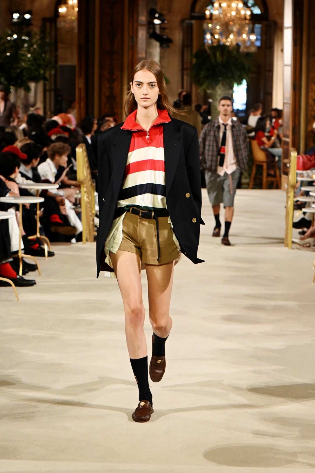 Burberry và Tommy Hilfiger: Di sản thương hiệu dưới góc nhìn thế hệ mới