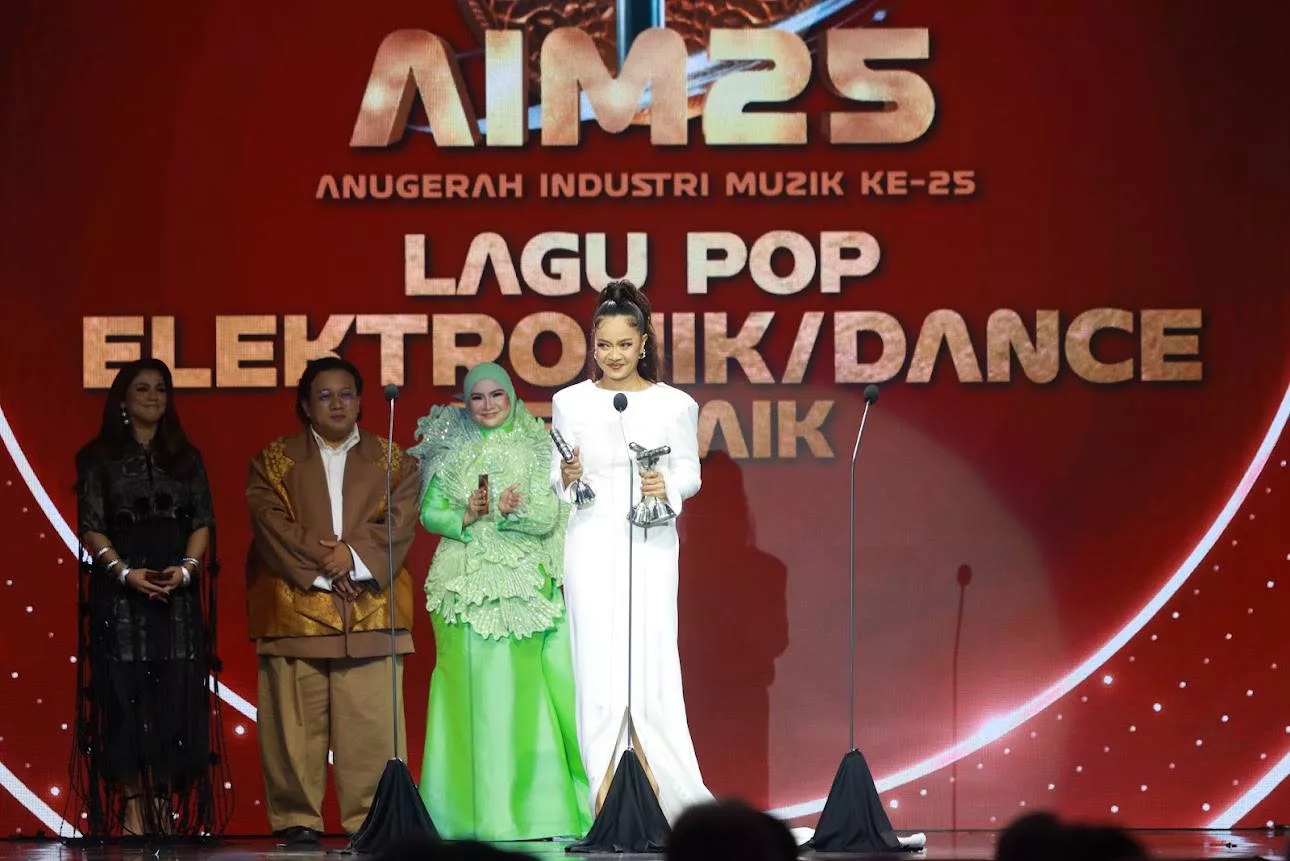 Bagaimana Artis Mengatasi Tekanan Industri: Dari Rapuh ke Bangkit Semula