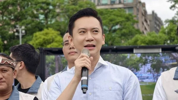Hướng dẫn xịt nước hoa đúng cách và đúng mực