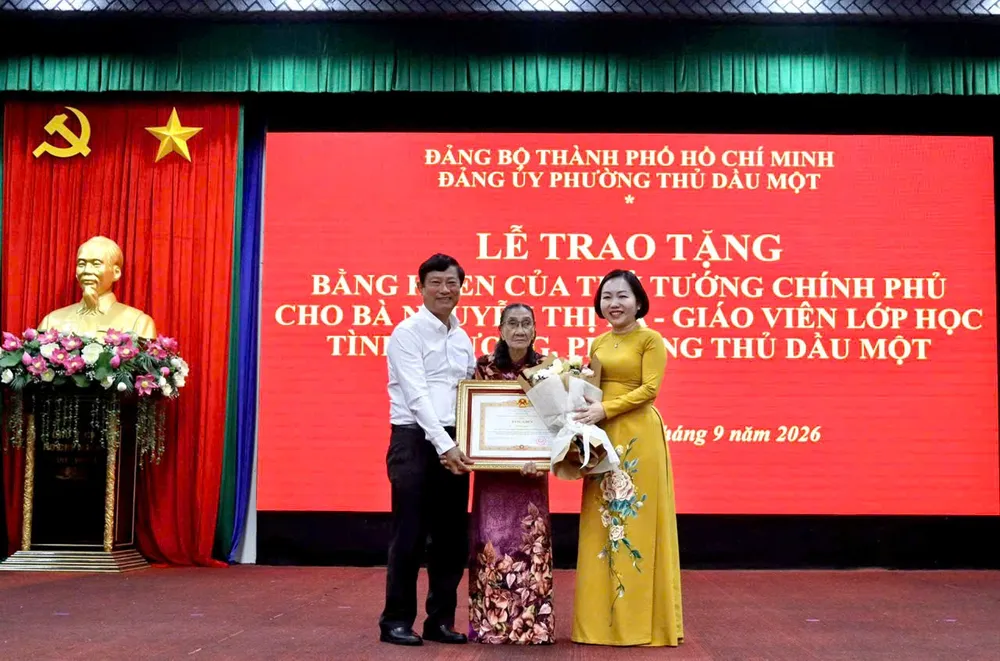 Những giáo viên tình nguyện dạy học miễn phí được Thủ tướng ghi nhận