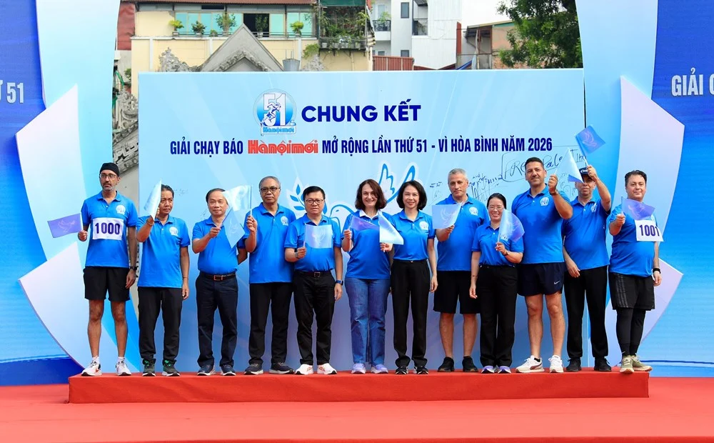 Giải chạy Hà Nội Mới lần thứ 51: Khi bước chân thể thao hóa lời chào hòa bình